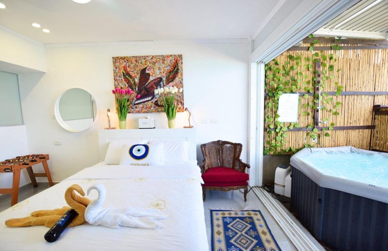 Magic On The Sea-Suites With A Private Jacuzzi And A Private Sea View Netanya Eksteriør billede