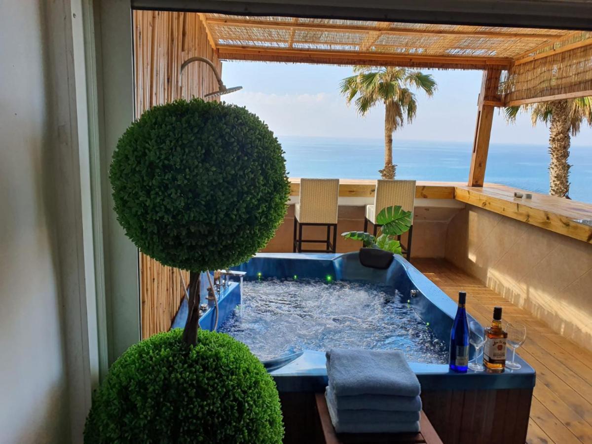 Magic On The Sea-Suites With A Private Jacuzzi And A Private Sea View Netanya Eksteriør billede