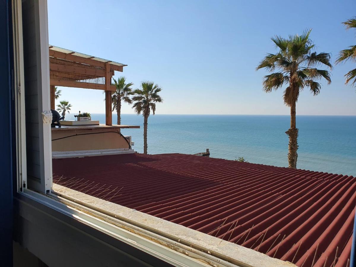 Magic On The Sea-Suites With A Private Jacuzzi And A Private Sea View Netanya Eksteriør billede