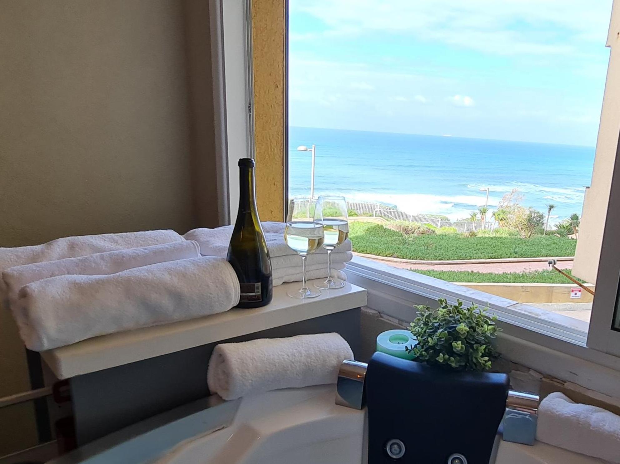 Magic On The Sea-Suites With A Private Jacuzzi And A Private Sea View Netanya Værelse billede
